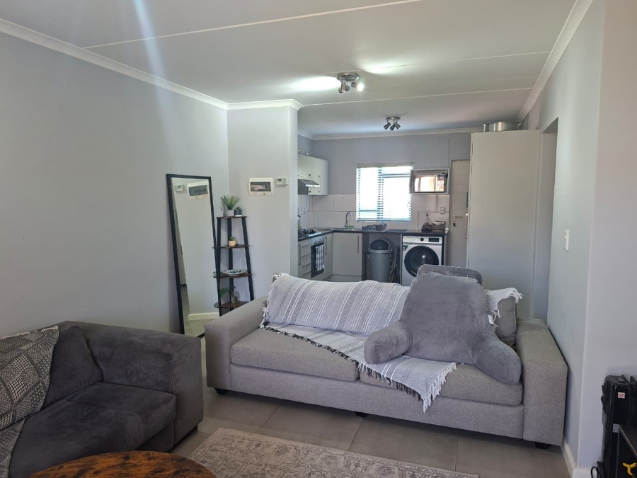 To Let 2 Bedroom Property for Rent in Burgundy Estate Western Cape